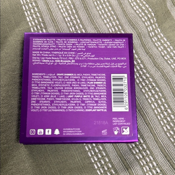 HUDA BEAUTY Amethyst Obsessions Palette - Vibrant Purple and Pink - Picture 2 of 3